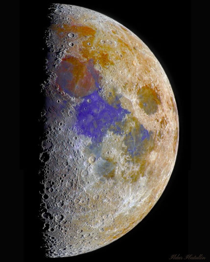 I photographed the mineral Moon from Kyiv 30 minutes before missiles and drones hit the city.