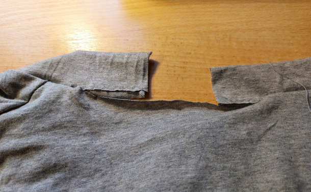 The binding has failed to circumnavigate the neck opening