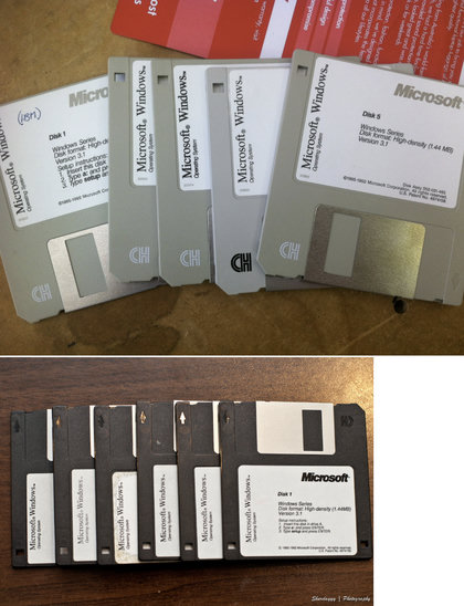 two photos of Microsoft Windows install disks, with labels oriented in different directions
https://forum.vcfed.org/index.php?threads/which-way-should-3-5-floppy-disk-labels-go-up-or-down.69768/