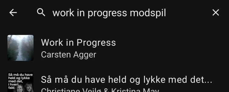 Skærmbillede fra Antennapod-appens søgeresultat. Carstens podcast ligger øverst, når man tilføjer "modspil" til titlen i søgefeltet.