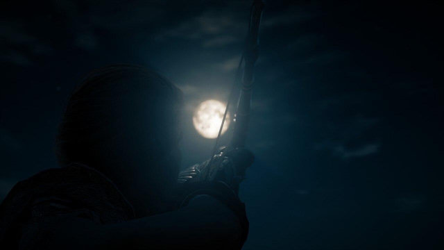 Bild från spelet. 
Natt och fullmåne. Närbild på Kassandra som siktar som pilbåge mot månen.