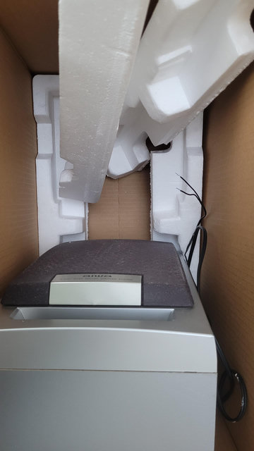 Speaker in a box with padding